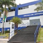 Polícia Militar prende homem com arma de fogo municiada após agredir e ameaçar esposa