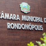 Homem ignora medida protetiva e tenta surpreender ex-companheira na porta de casa ao amanhecer em Rondonópolis