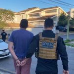 Homem é preso pela Polícia Militar com R$ 80 mil em drogas em casa usada como depósito