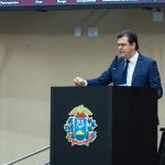 Teatro nas ruas e escolas de Rondonópolis alerta para os perigos no trânsito