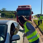Menina realiza sonho ao visitar batalhão da PM em Rondonópolis