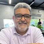 Homem é detido por populares após agredir namorada em bar movimentado de Rondonópolis