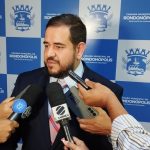 Câmara Municipal entrega Moção de Aplauso ao senador Wellington Fagundes