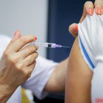 Bolsa Família não aumentou nascimentos — ele iluminou mulheres. Censo confirma: o Brasil tem menos filhos, mais consciência e mais protagonismo feminino