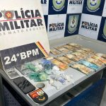 Jovem ligado a facção criminosa é preso com drogas enterradas no quintal e munições ilegais