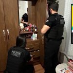 Polícia Militar apreende 92 porções de drogas e desmonta estufa de maconha destinada ao tráfico