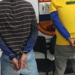 Sem CNH e com placa adulterada, motoqueiro “influencer” empina em frente à PM em Rondonópolis