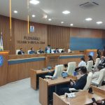 PRF apreende carreta com 200 pneus ilegais na BR-364, em Rondonópolis
