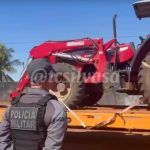 Mulher descontrolada agride vizinha, ameaça policiais e diz que “vai cobrar com sangue” em Rondonópolis