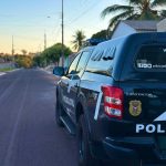 Polícia Civil prende homem em flagrante no momento em que agredia mulher em praça pública