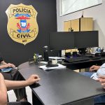 Força Tática prende homem com arma de fogo e produtos ilícitos para preparo de drogas