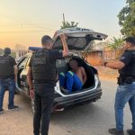 PM e Gefron apreendem 300 quilos de pasta base de cocaína e causam prejuízo de R$ 4,3 milhões às facções criminosas