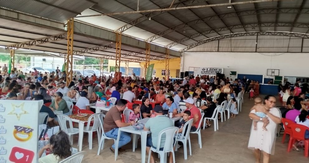 Servidores da Prefeitura de Colíder comemoram Dia do Servidor Público em almoço promovido pela ASPMC