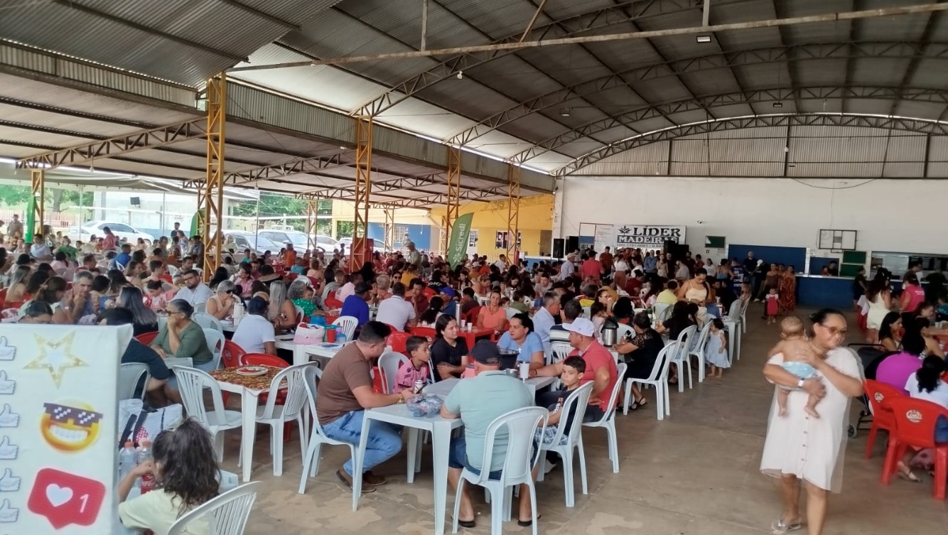 Servidores da Prefeitura de Colíder comemoram Dia do Servidor Público em almoço promovido pela ASPMC