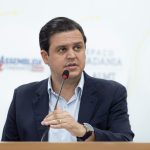 Polícia Militar prende dois faccionados e apreende revólver furtado de empresa