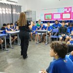 Prefeito inaugura centro comunitário no Jd. das Flores e homenageia pioneira