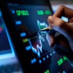 Dólar mantém estabilidade com atenção voltada à inflação no Brasil; Ibovespa abre em leve alta