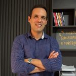 PM recupera dois carros roubados, apreende armas de fogo e prende suspeitos