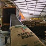 Gasolina mantém preço estável no início de dezembro, enquanto etanol sobe quase 2%, aponta Edenred Ticket Log