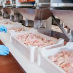 Polícia Civil e Vigilância Sanitária interditam fábrica clandestina de suplementos em Cuiabá