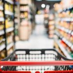 Falta de produtos básicos volta a crescer nos supermercados em novembro, aponta Neogrid