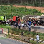 Acidente entre Fiesta e Palio deixa mulher e duas crianças feridas na Av. Tiradentes, em Rondonópolis