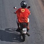 Corpo de Bombeiros realiza desencarceramento do corpo de duas vítimas que ficaram presas em ferragens após acidente na BR-070