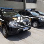 Polícia Militar prende jovem de 18 anos e apreende adolescente por tráfico de drogas