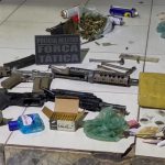 Confronto em Poxoréu termina com suspeito morto e apreensão de fuzil, drogas e colete balístico no Vale Verde