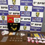 Polícia Militar prende faccionado por tráfico de drogas, apreende 119 entorpecentes e um fuzil