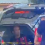 Caminhonete perde controle, invade casa e mata mãe e filha; cinco crianças ficam feridas