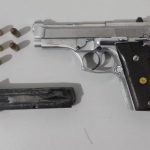 Carreta com cavaco tomba e pega fogo na BR-163 durante a madrugada