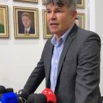 Homem é preso após ser flagrado mostrando pênis em frente a escola no centro de Alta Floresta