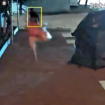 Motorista perde controle, invade casa e capota veículo no Jardim Sumaré, em Rondonópolis