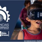 Moto com dois ocupantes colide com lateral de carro em cruzamento sem sinalização no Parque São Jorge, em Rondonópolis