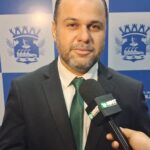 Adolescente é apreendido após agredir pais e irmã