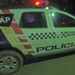 Ex-marido embriagado bate carro na traseira de motocicleta e agride homem