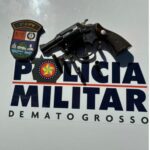 Polícia Militar prende homem com duas espingardas e munições após perseguição