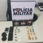 Força Tática prende homem com arma sem registro e drogas durante operação