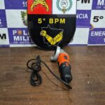 Idoso perde o controle de caminhonete, invade calçada e destrói motos estacionadas em Rondonópolis