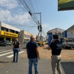 Prefeitura inicia retirada de fios em desuso dos postes de Primavera do Leste