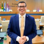 Prefeito Cláudio Ferreira inova ao inaugurar agência do Sanear construída no estilo neoclássico