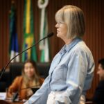 Homem destrói carro e ameaça oficial de Justiça durante apreensão em Rondonópolis