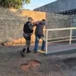 Suspeito com mandado de prisão e tornozeleira rompida é capturado pela Força Tática em Rondonópolis