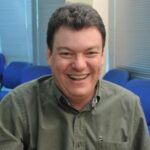 Mauro Mendes pede votos para Zé Medeiros ao Senado durante evento em Rondonópolis
