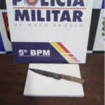 Força Tática prende mulher e apreende dois adolescentes com tabletes de maconha