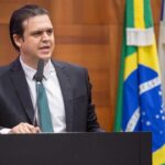 Suspeito tenta dispensar cocaína ao ver viatura e acaba preso em Primavera do Leste